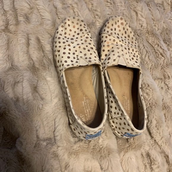 rose gold polka dot toms